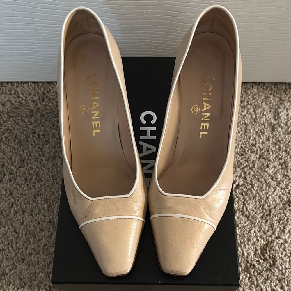 Chanel Vintage Classic Beige Square Cap-toe Leather Pumps 38.5